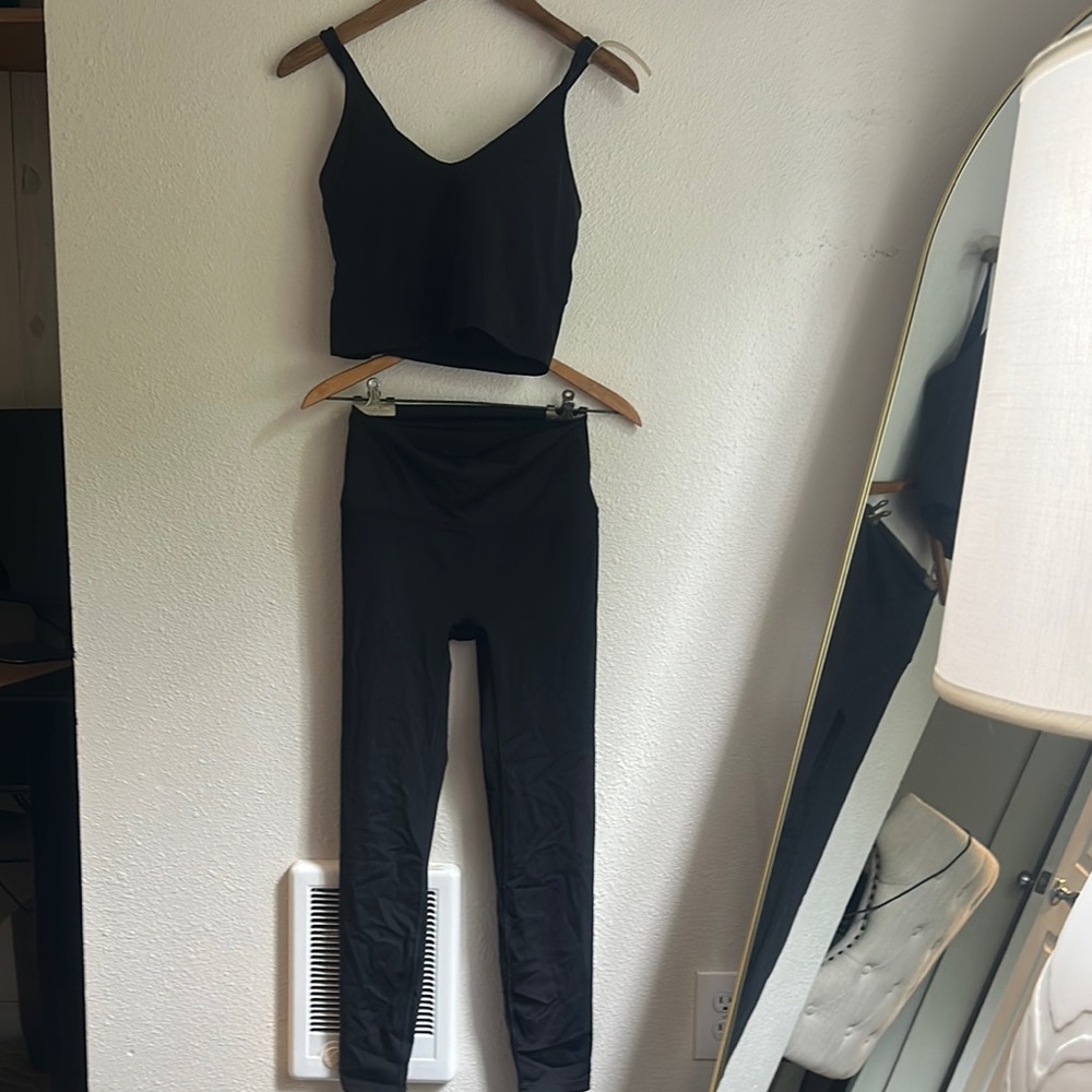Lululemon set of  Black align tank and leggings size 6 like new